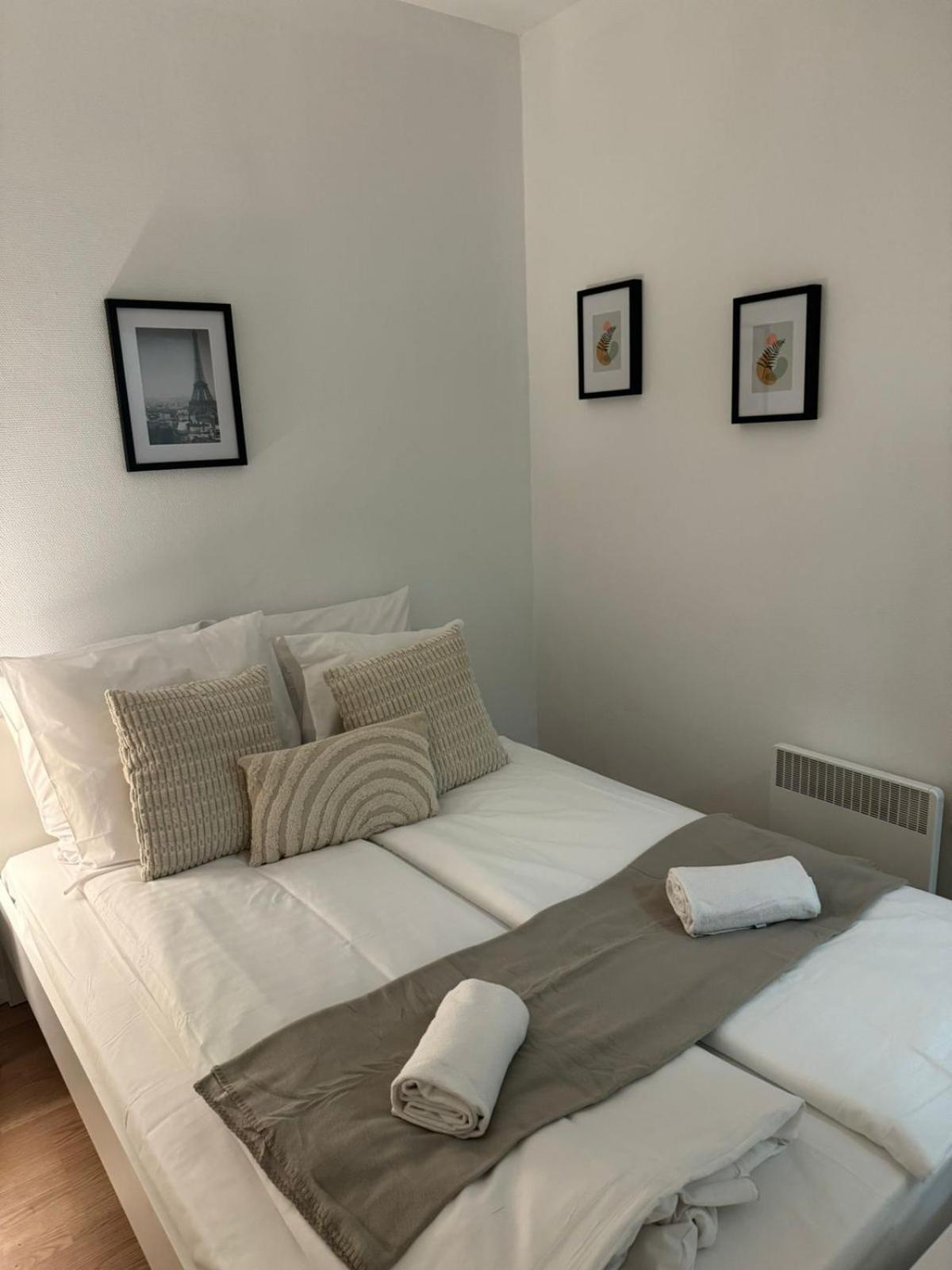 Etoiles De Mantes Hotel Екстериор снимка