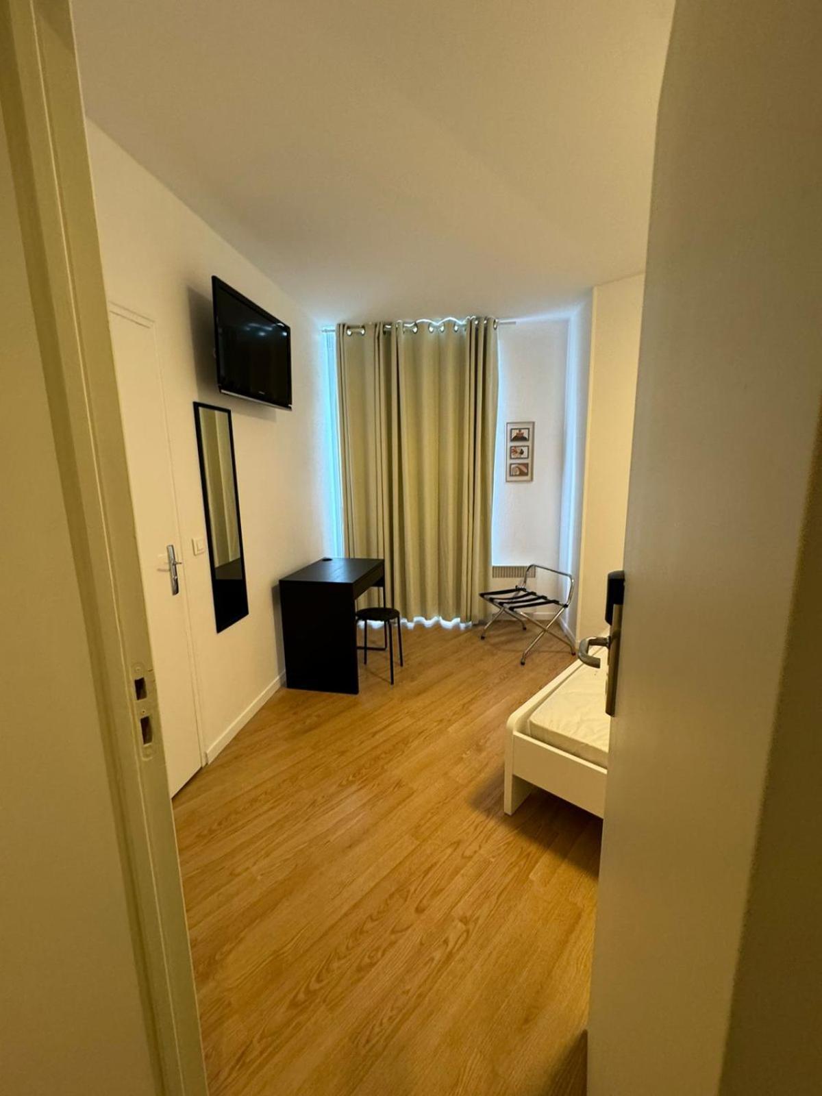 Etoiles De Mantes Hotel Екстериор снимка